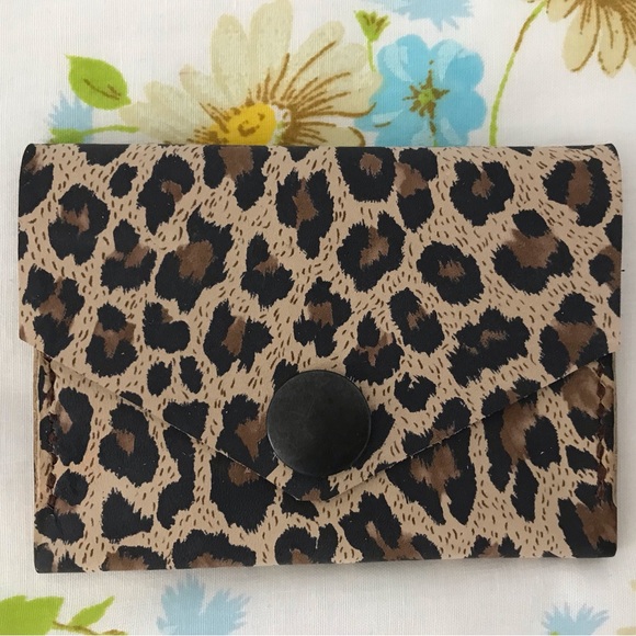 Hand Crafted 🐆 Leopard Print Wallet - Picture 1 of 4